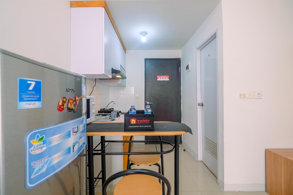 chic and cozy studio park view condominium apartment