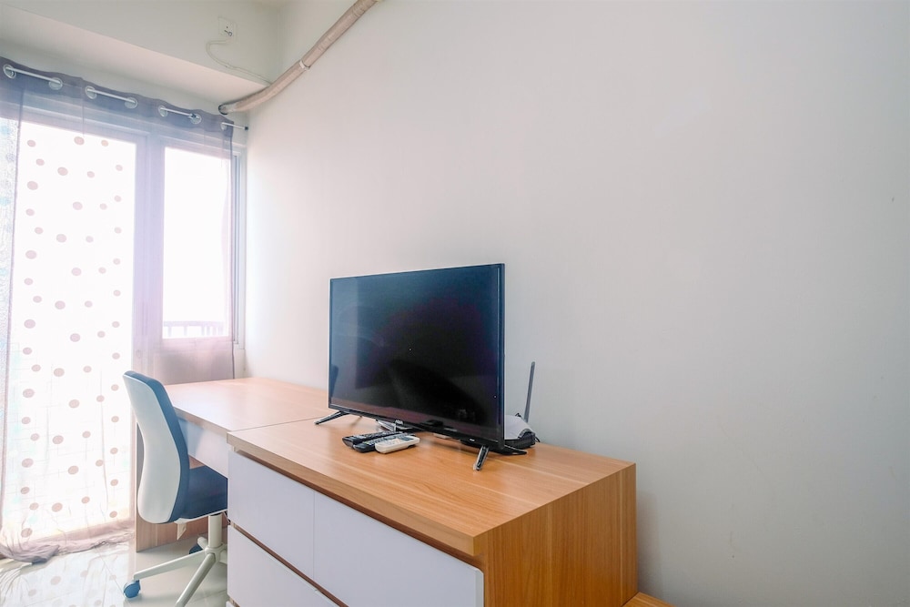 chic and cozy studio park view condominium apartment