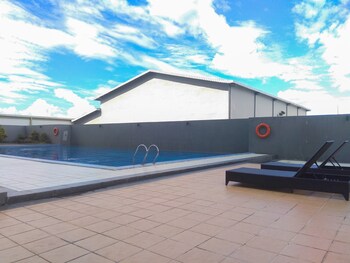 chic and cozy studio park view condominium apartment