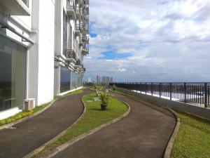 chic and cozy studio park view condominium apartment