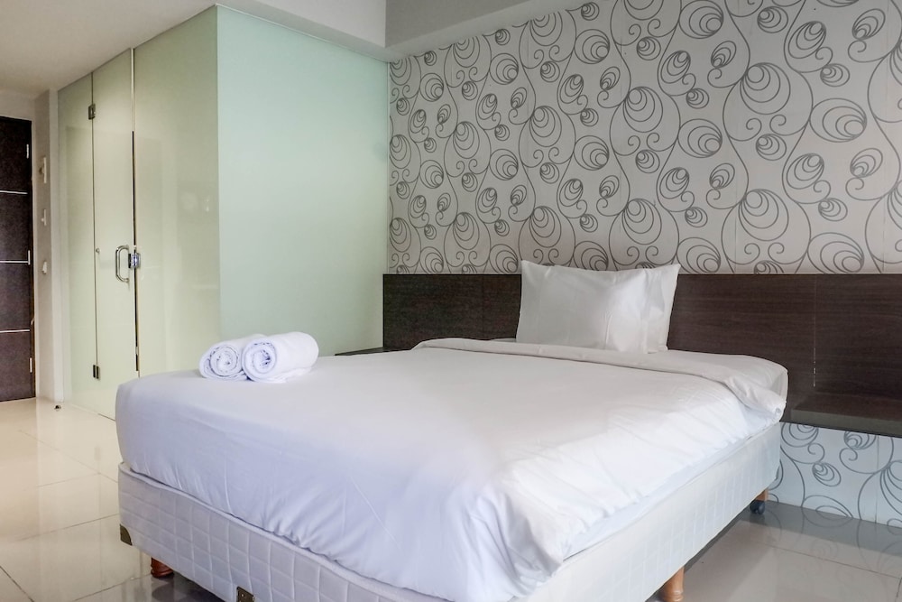classic modern studio room apartment at the square surabaya