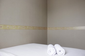 strategic and cozy 2br at majesty apartment near maranatha christian university