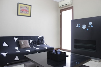 Strategic & Cozy 2Br At Majesty Apartment Near Maranatha Christian University,,0 star