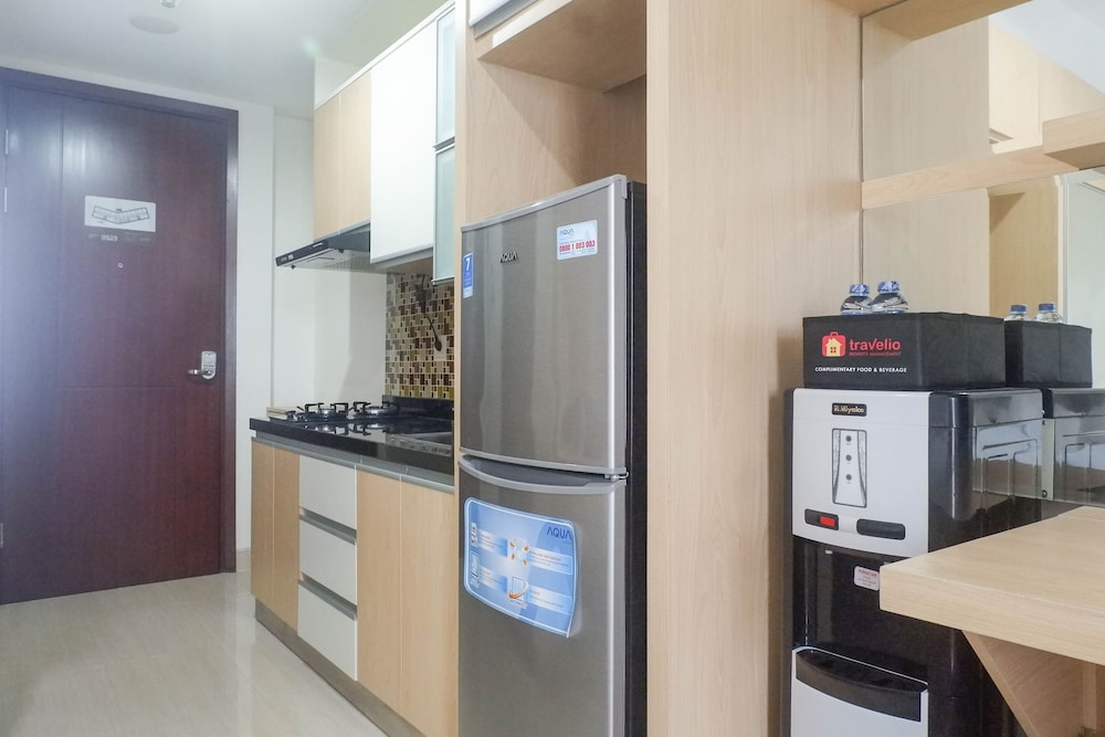 spacious studio room apartment at grand sungkono lagoon