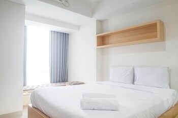 spacious studio room apartment at grand sungkono lagoon
