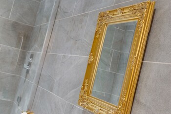 mathew street city centre apartment