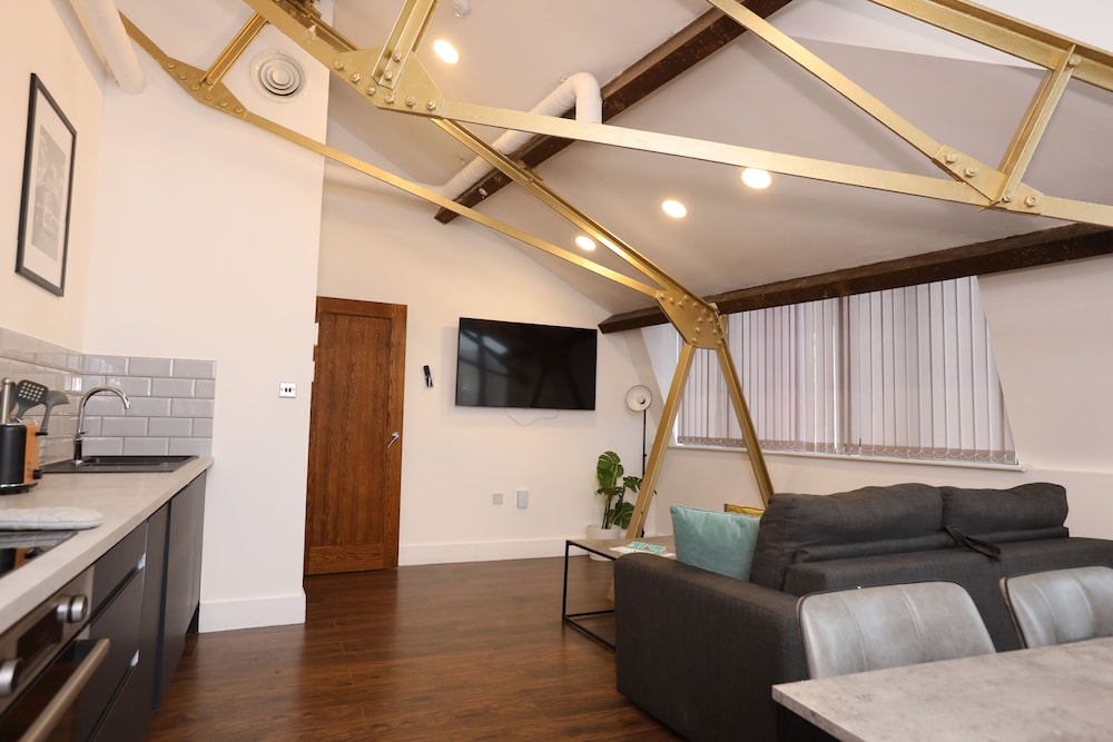 mathew street city centre apartment
