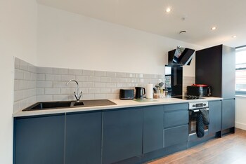 mathew street city centre apartment