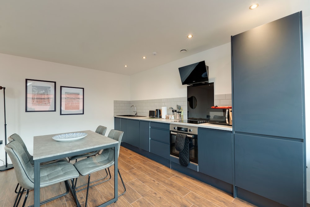 mathew street city centre apartment