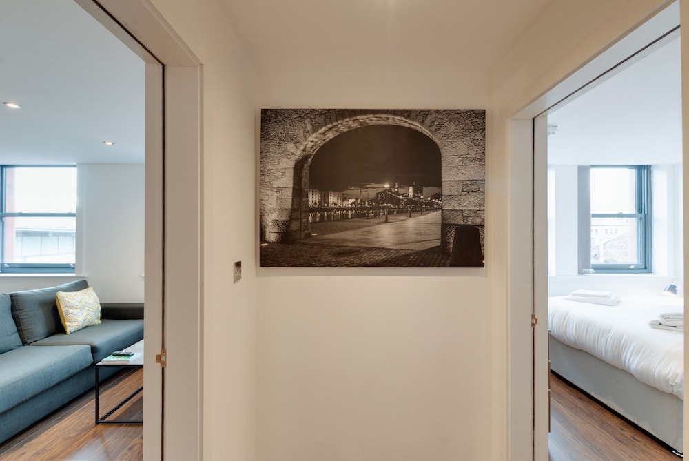 mathew street city centre apartment