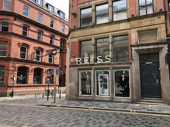 mathew street city centre apartment