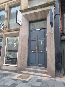 mathew street city centre apartment
