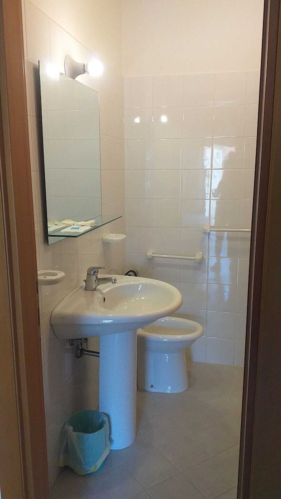 spacious double room a stones throw from the sea