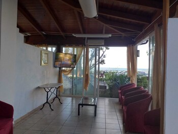 spacious double room a stones throw from the sea