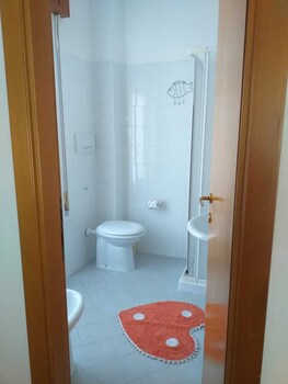 spacious double room a stones throw from the sea