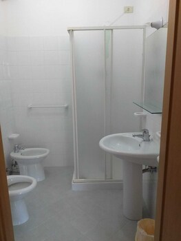 spacious double room a stones throw from the sea