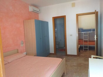 spacious double room a stones throw from the sea