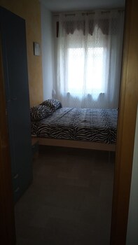 spacious double room a stones throw from the sea