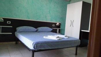 spacious double room a stones throw from the sea