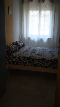 spacious double room a stones throw from the sea