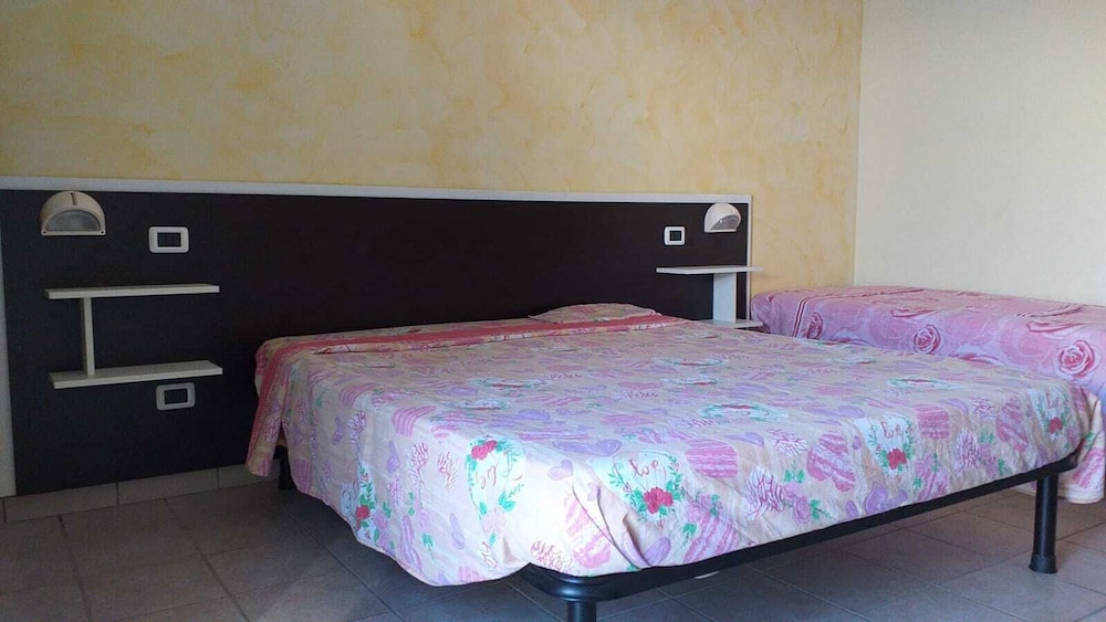 spacious double room a stones throw from the sea