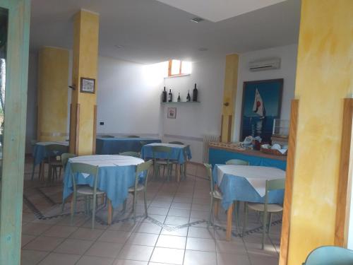 spacious double room a stones throw from the sea
