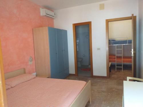 spacious double room a stones throw from the sea