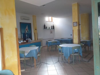 spacious double room by the sea