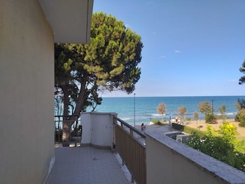 quadruple room 5 minutes from the sea