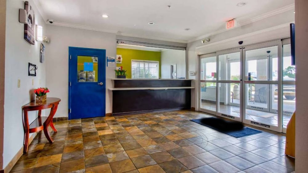 oyo townhouse sulphur la extended stay