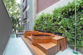 charlie itaim bueno brandao