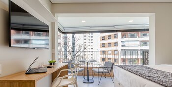 charlie itaim bueno brandao