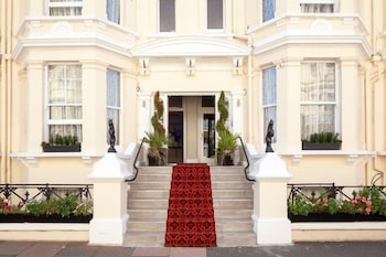 Pearl & Pebbles Eastbourne,,3 star