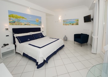 villa marinella