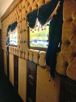 hocus pocus tiny hotel