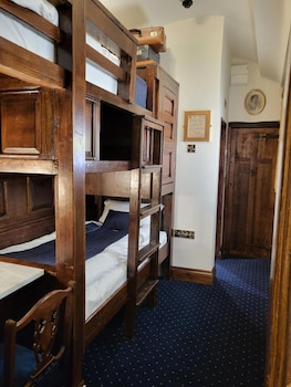 hocus pocus tiny hotel