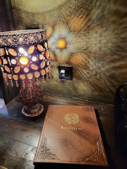 hocus pocus tiny hotel