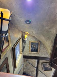 hocus pocus tiny hotel