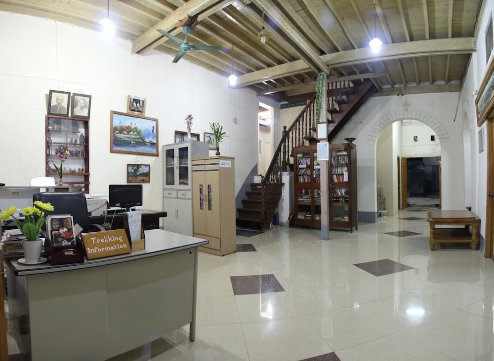 mr charles guest house hostel