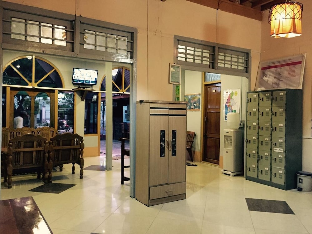 mr charles guest house hostel