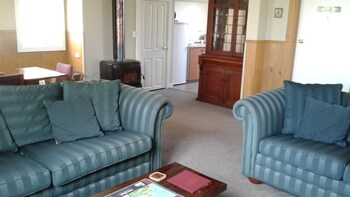 kumara historic cottages hostel