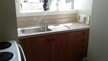 kumara historic cottages hostel