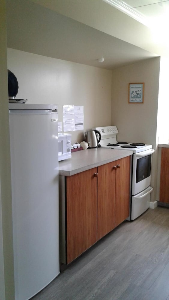 kumara historic cottages hostel