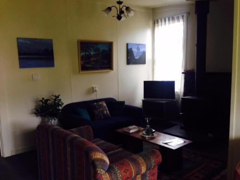 kumara historic cottages hostel