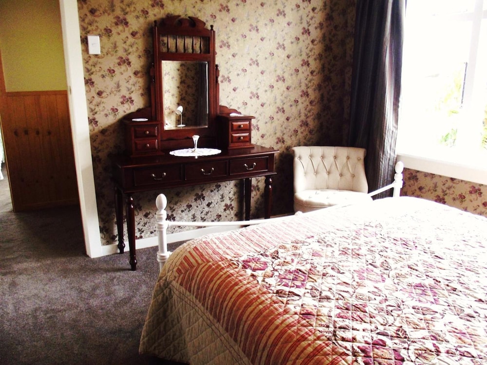 kumara historic cottages hostel