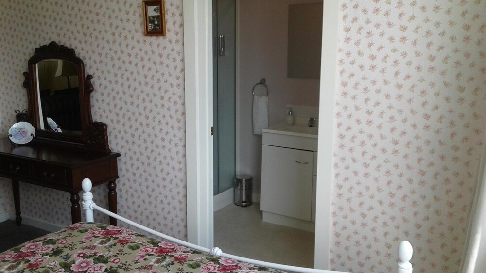 kumara historic cottages hostel