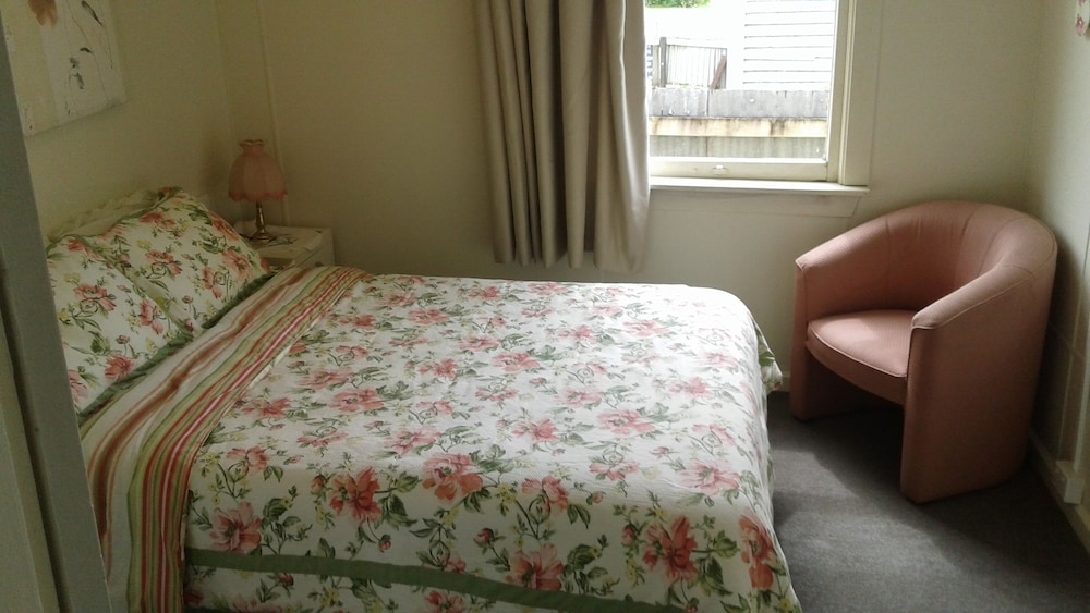 kumara historic cottages hostel