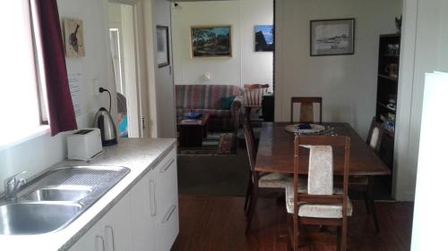 kumara historic cottages hostel