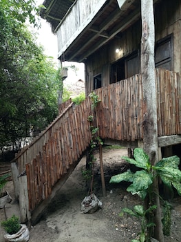 room in bb mida creek eco camp cottage house