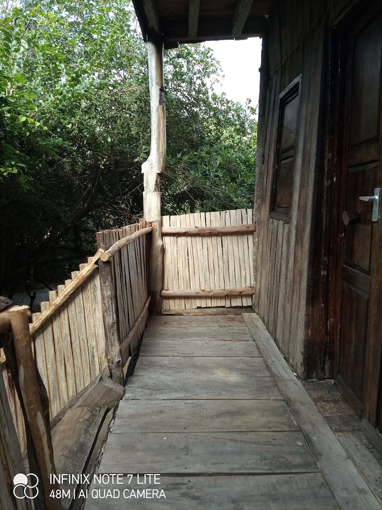 room in bb mida creek eco camp cottage house